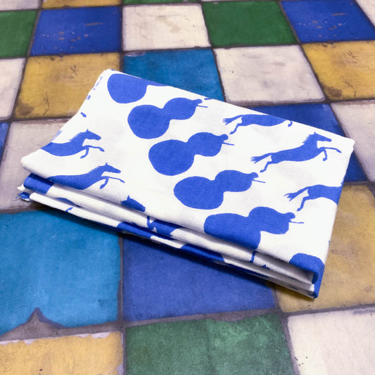 「瓢箪から駒手綱」|1匹だけロバが紛れ込んでいます。